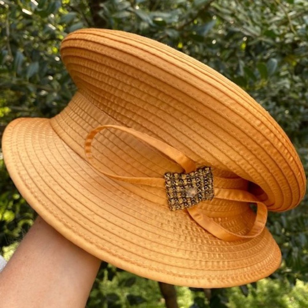 VTG LILY and TAYLOR Couture New York Paris HAT - Picture 9 of 10